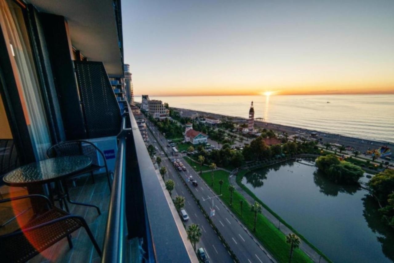 Aparthotel Orbi City Batumi Exterior photo