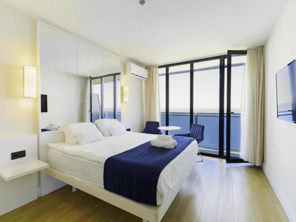 Aparthotel Orbi City Batumi Exterior photo