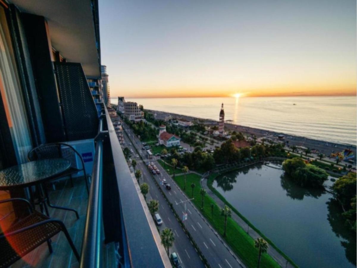 Aparthotel Orbi City Batumi Exterior photo