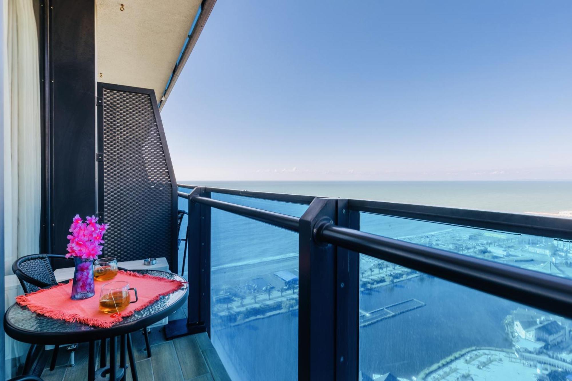 Aparthotel Orbi City Batumi Exterior photo