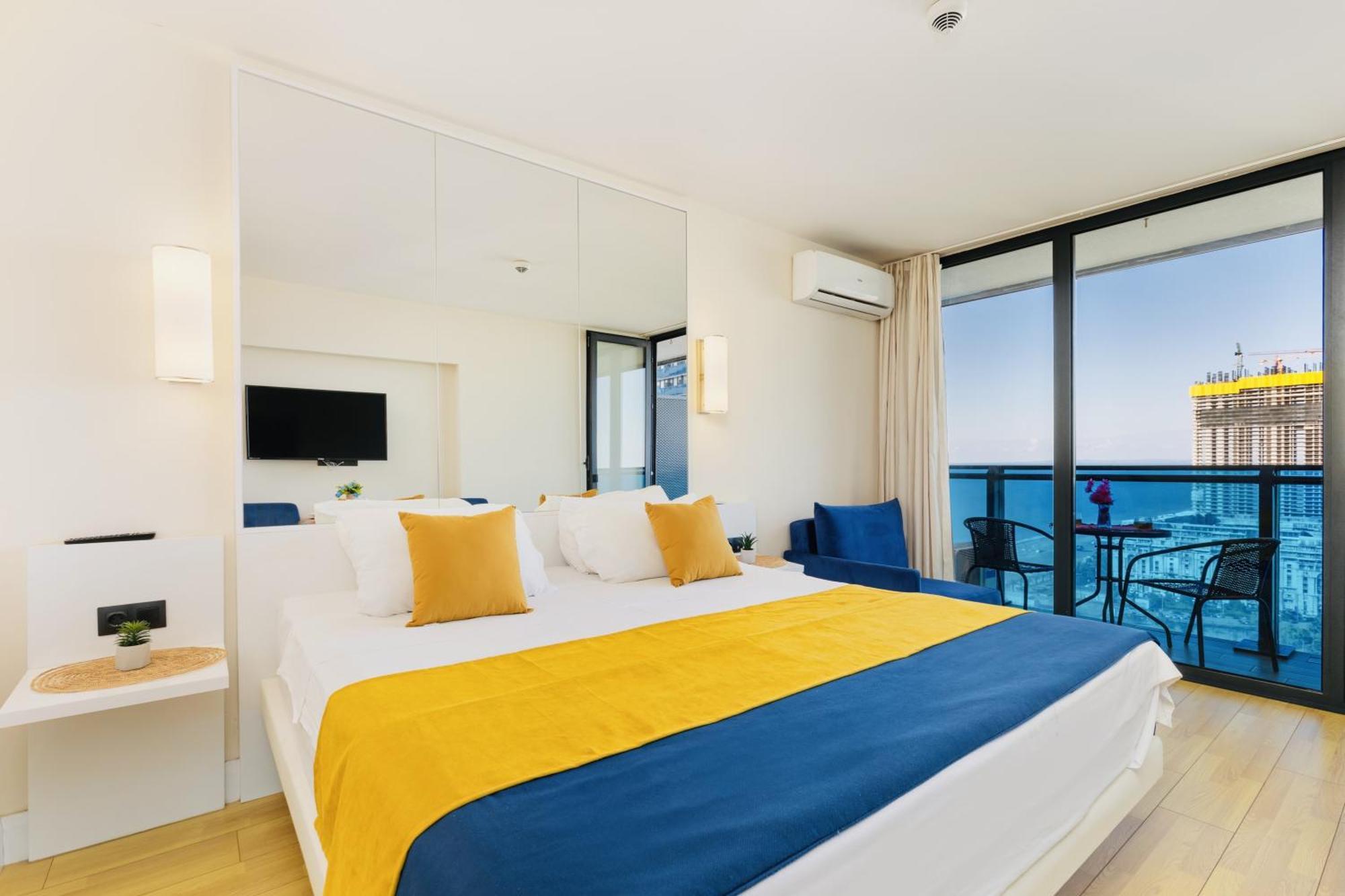 Aparthotel Orbi City Batumi Exterior photo